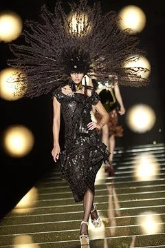 Look 16
